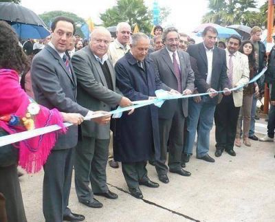 Barrionuevo inaugur� el puente sobre el arroyo las Martas y la pavimentaci�n de Av. Carriego en Palpal�