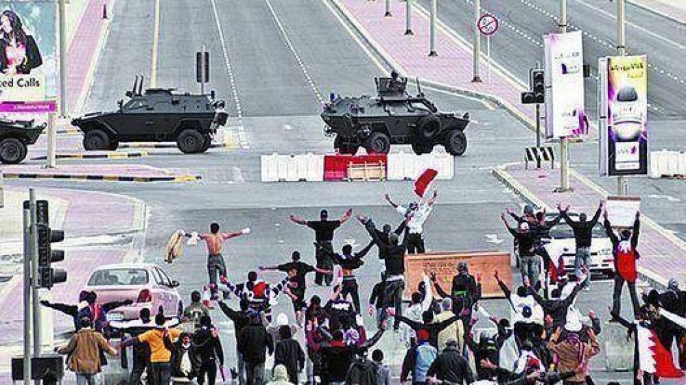 La polic�a de Bahrein reprimi� una masiva marcha opositora