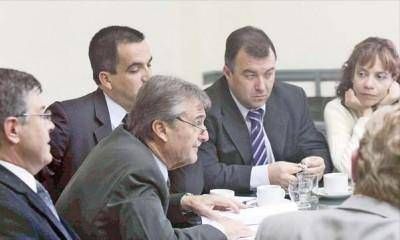 Central: la Legislatura cita a Behler y hoy asume un director interino