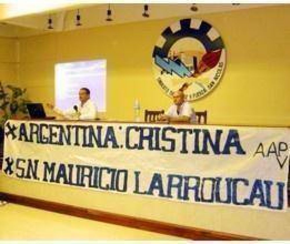 Larroucou larg� su carrera a la intendencia 