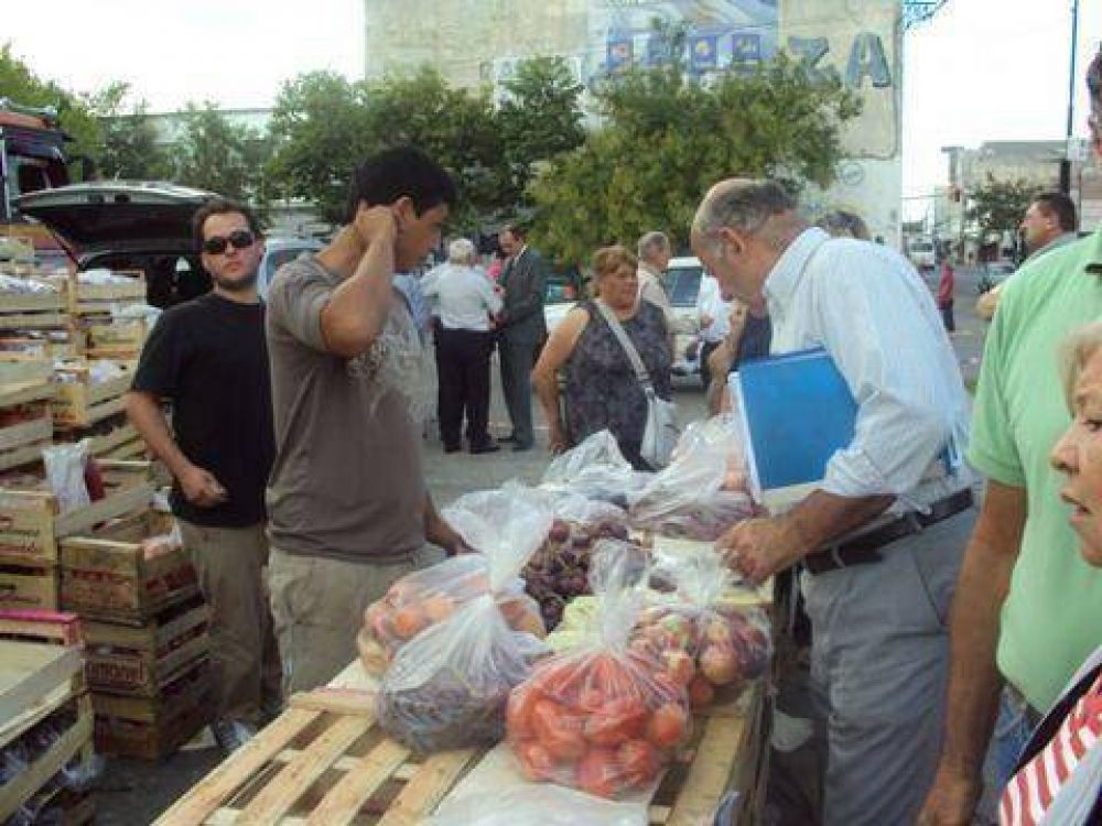 �Frutas para Todos�: La C�mara de Comercio y el gobierno municipal llegaron a un acuerdo