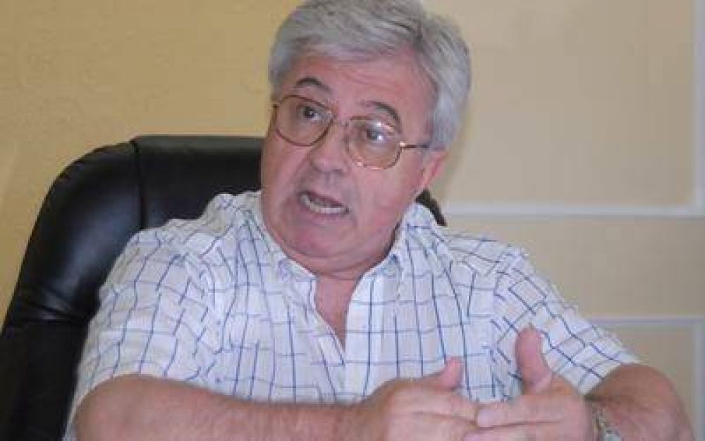 Peralta cuestion� la pol�tica salarial y advirti� sobre el estado del ISSyS
