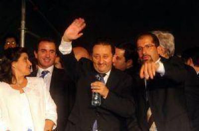 Jaque exige a todos que defiendan su gesti�n