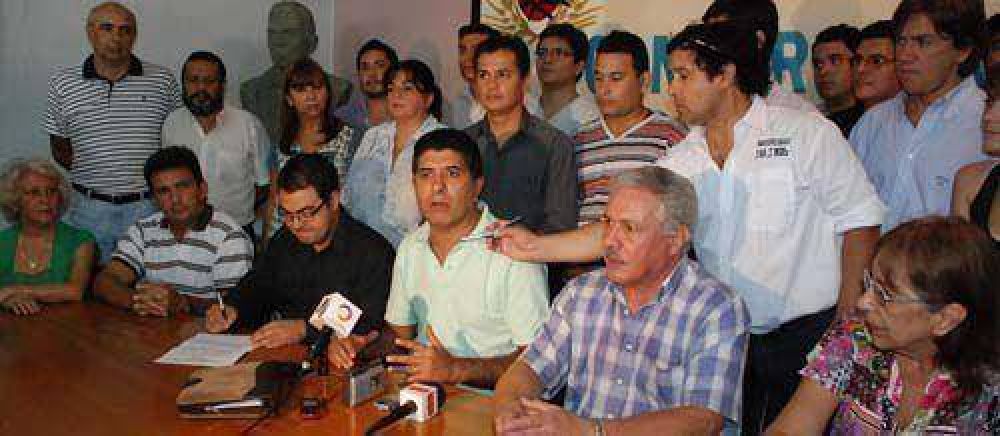Almuerzo popular con Ricardo Alfons�n, en Resistencia