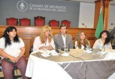 Ayala disert� en la Legislatura sobre el papel que ha alcanzado la mujer en la historia