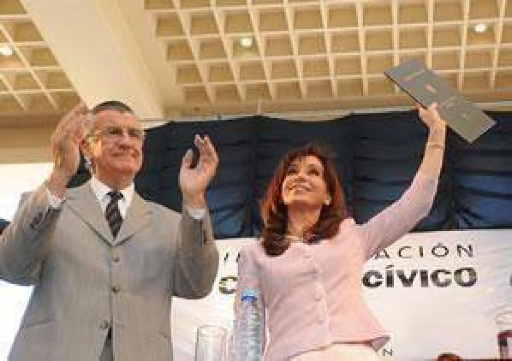 Proyecto Solar San Juan: Esperan que venga Cristina 