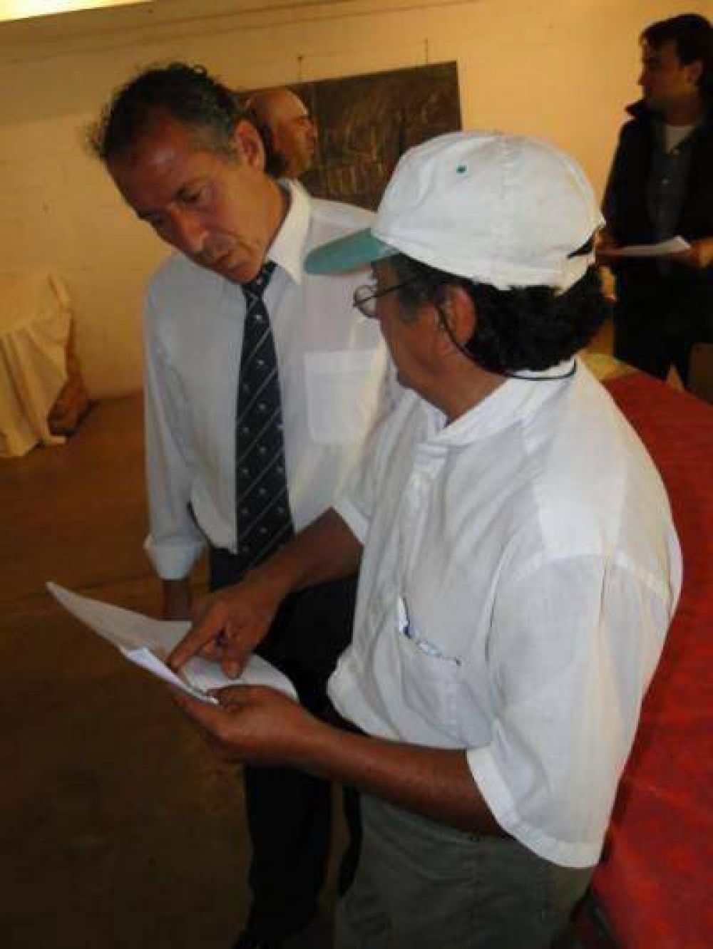 Producci�n y Ambiente asisten a productores de las colonias