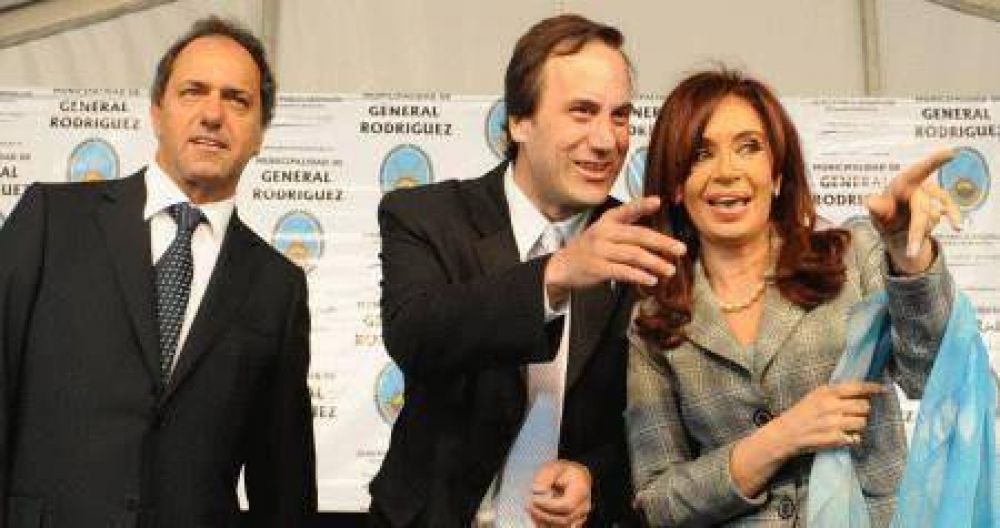 El intendente Anghileri entregar� netbooks a alumnos de secundaria