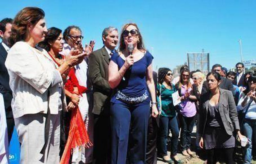 Alicia Kirchner visit� las obras del programa �Argentina Trabaja�