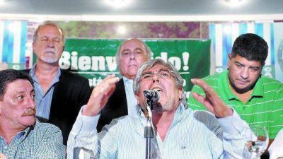 Moyano tuvo que dar marcha atr�s con el paro del lunes