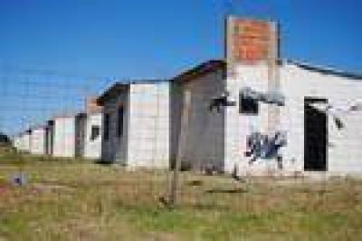 Sigue parada la construcci�n de casas por las ocupaciones 