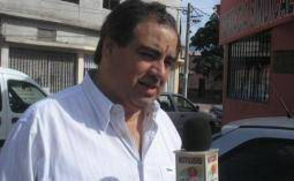 Exigen explicaciones a Julio Mart�nez por su supuesta alianza con �ngel Maza