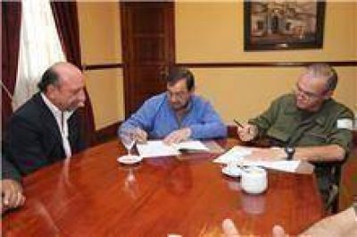 El intendente Isa firmó un convenio de cooperación con el Ejército 