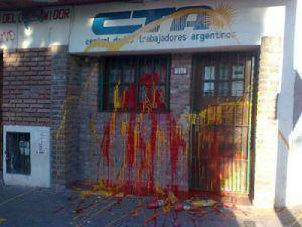 Clima beligerante en Varela: Ataque a Carpinetti y al frente de la CTA local