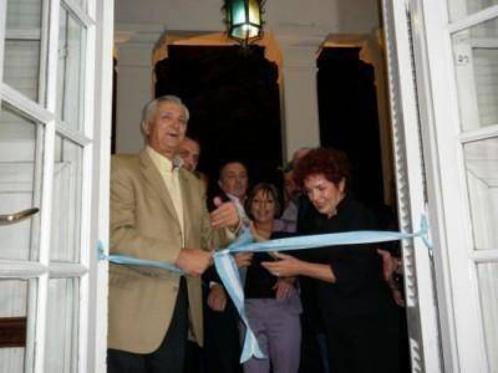 Ivoskus inaugur� la muestra Dal� en el Carnacini 