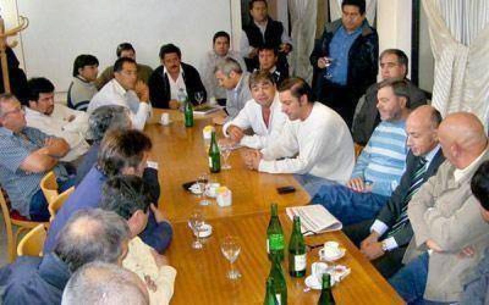 Empresarios e intendentes de zona norte se reunieron por la ley anti conflicto petrolero