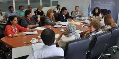 Romero y diputados analizaron la situaci�n de los docentes de 7�