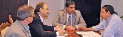 El gobierno provincial y Yul�n analizan obras clave para Castelli