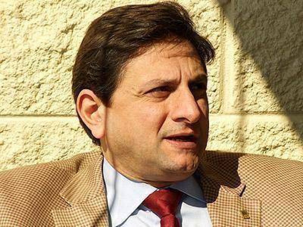 Nahabeti�n rechaz� las acusaciones de irregularidades de Garc�a