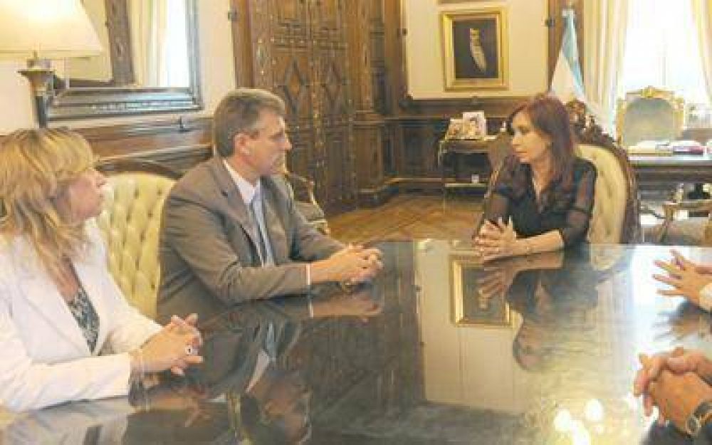 Cristina recibi� a Eliceche y le pidi� que llegue al �verdadero resultado electoral�