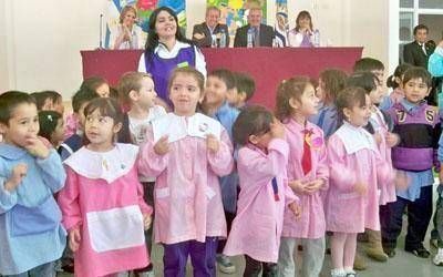 Peralta presidi� inauguraci�n de un nuevo edificio de Jard�n de Infantes