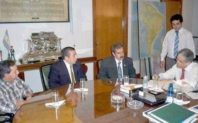 Acuerdan concreci�n de obras para San Juli�n y Gobernador Gregores