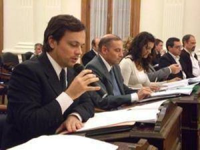 LA OPOSICION PIDE ACLARACIONES SOBRE LA GESTION DE GIANNONI Y DELLETIERES