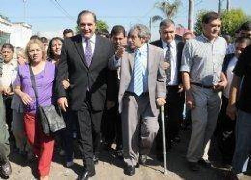 Alperovich ratific� que ofrece a los gremios todo cuanto puede