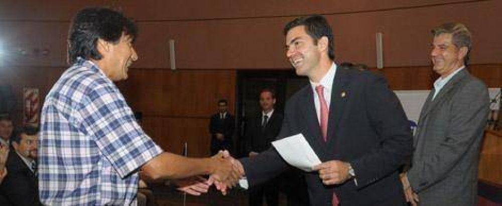 �El �nico objetivo de la gesti�n es elevar el piso de equidad e inclusi�n�, dijo Urtubey en una entrega de microcr�ditos