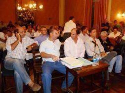 San Pedro: Intendente pidi� renuncia a todo el gabinete tras esc�ndalo por sobresueldos