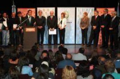 Trenque Lauquen: "La regionalizaci�n y descentralizaci�n es ganancia limpia para la provincia"
