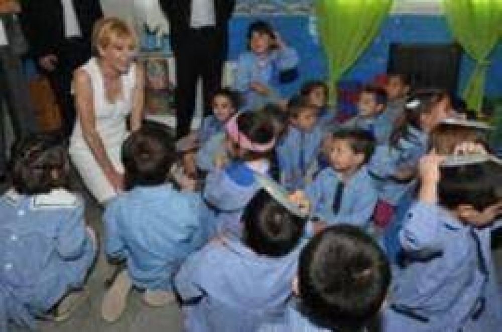 Carlos Tejedor y Rivadavia: Gianini de Lafleur, agradeci� el acompa�amiento de la Fundaci�n del Banco Provincia 