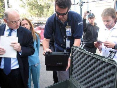 "La foto del Canciller con la valija en Ezeiza es de una pel�cula de Fellini"