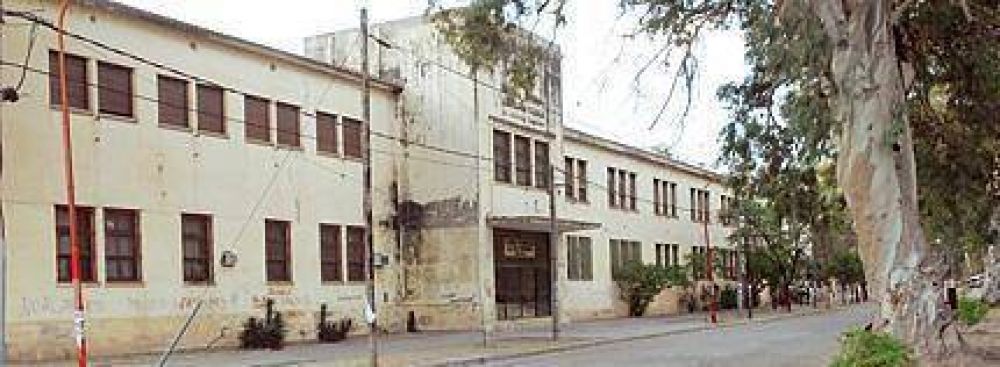 El Gobierno recibir� $ 50 millones para la construcci�n de ocho edificios escolares