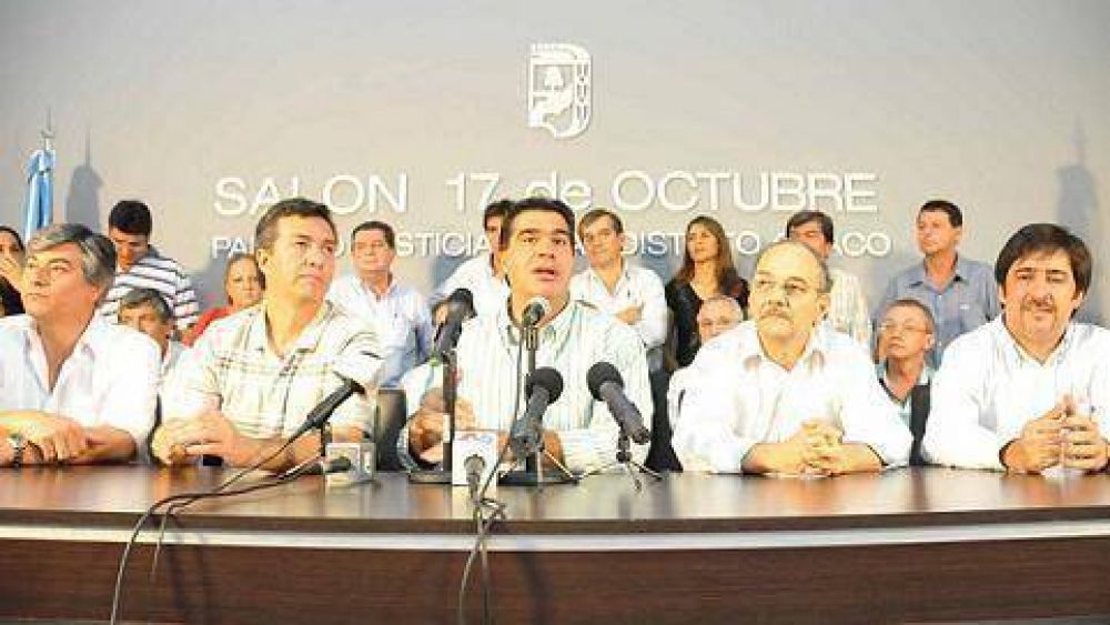 Aguilar ir� como candidato a diputado y Mart�nez a intendente de Resistencia 