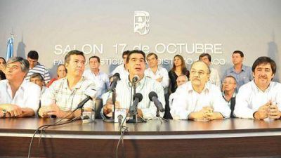Aguilar ir� como candidato a diputado y Mart�nez a intendente de Resistencia 