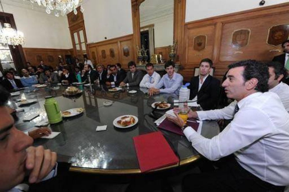 Mercedinos de �La C�mpora� en medios nacionales