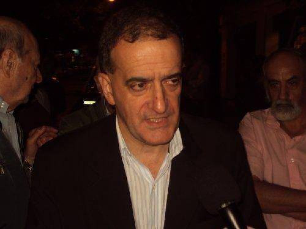 Erro: �Garc�a sigue manejando los hilos de la conducci�n radical local�