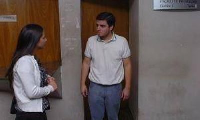 A Falo, hasta los amigos lo denuncian