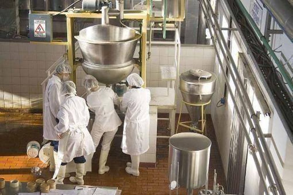 La Mediterr�nea present� su proyecto para crear alrededor de 3 millones de empleos