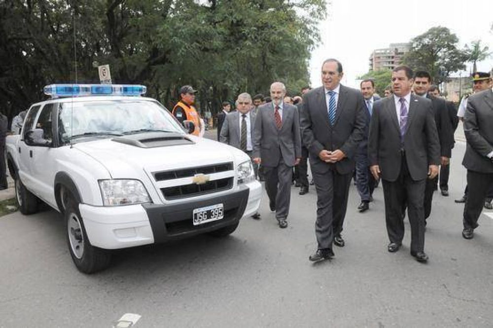 Con m�s veh�culos intentan frenar la inseguridad en Tucum�n