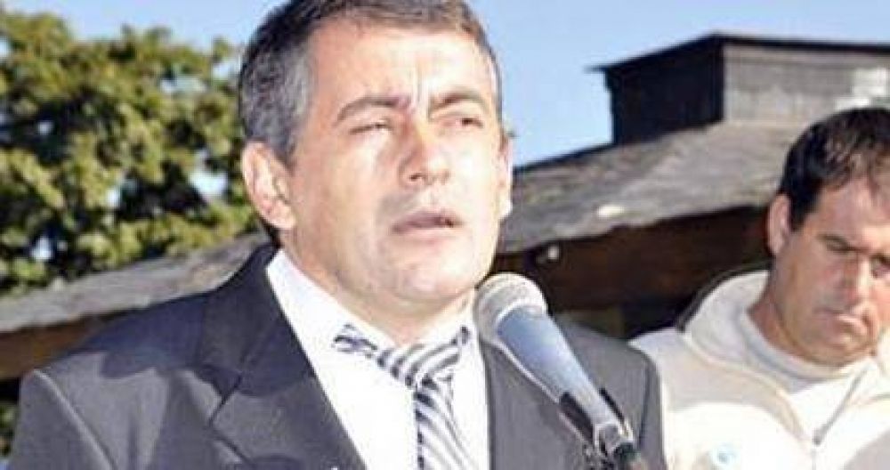 Sciamaro acept� la intervenci�n contable de la comuna de Hughes