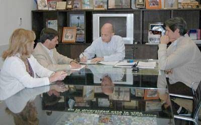 Cotillo acord� con Fundaci�n YPF la reanudaci�n del ciclo cultural