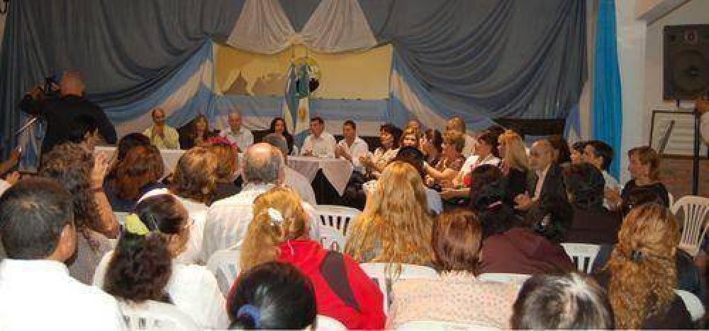 Leiva anunci� que ir� a internas por el municipio de General San Mart�n