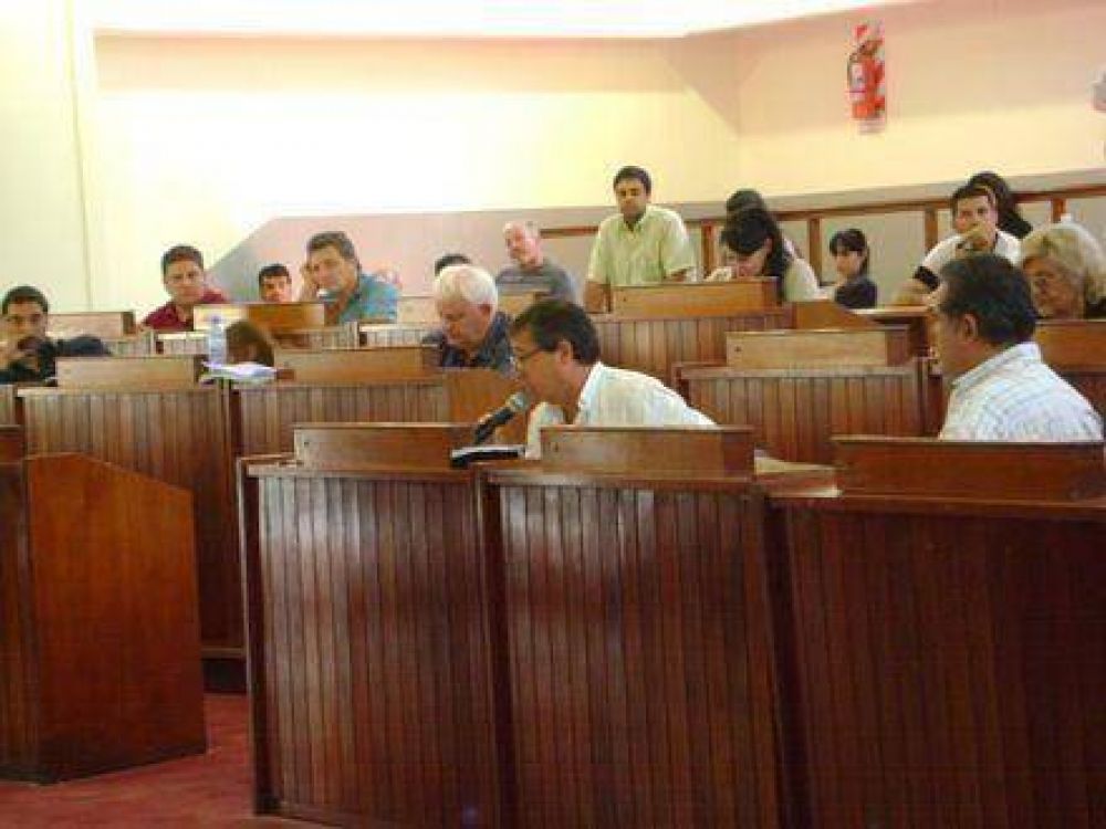 Aprobaci�n masiva de la gesti�n de Curto, con dudas acerca de la transparencia