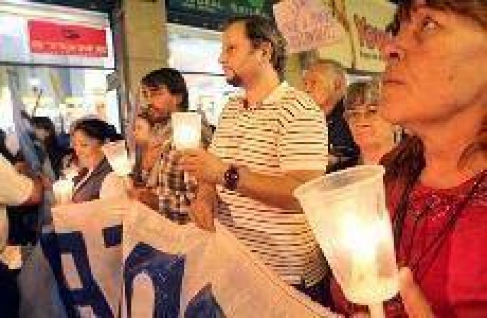 Schiaretti remarc� que los auxiliares escolares no son empleados p�blicos