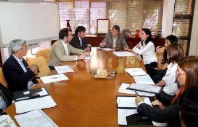 Coordinan la implementaci�n del voto electr�nico para el 10 de abril