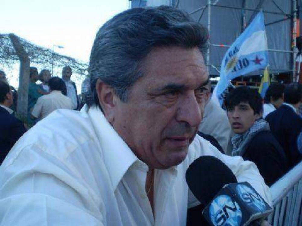 Slezack presente en la visita de Hugo Ch�vez en Periodismo