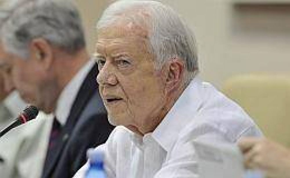 Jimmy Carter reclam� a EEUU que levante el embargo a Cuba