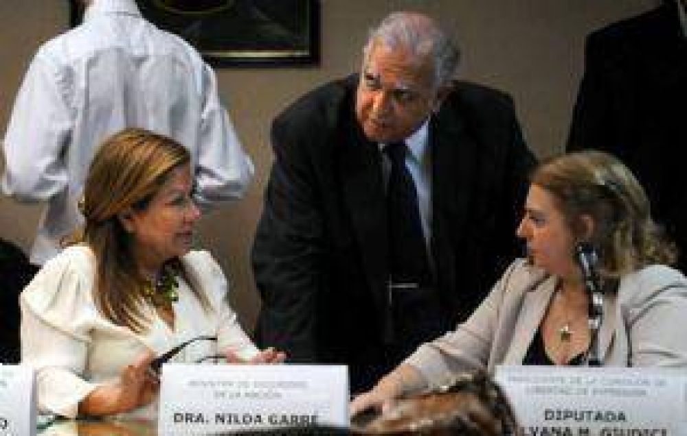 Garr� falt� a Diputados y el Senado repudi� el bloqueo